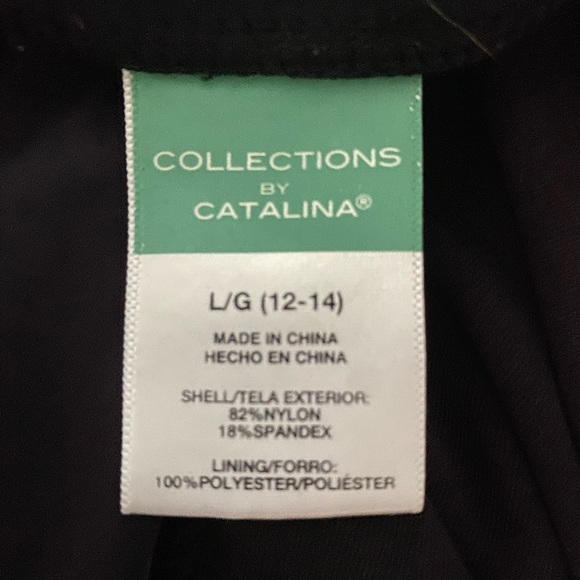 Collections by Catalina. Skort, synch side swim bottoms. L very sexy. Very comfy - Picture 4 of 4